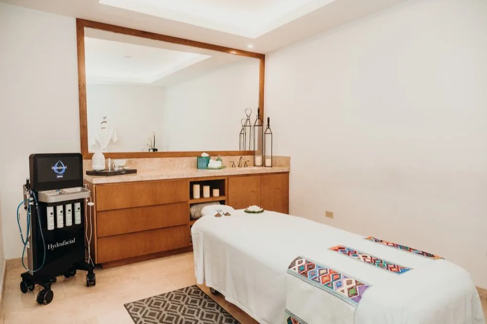 HydraFacial — Manoma Spa & Salón